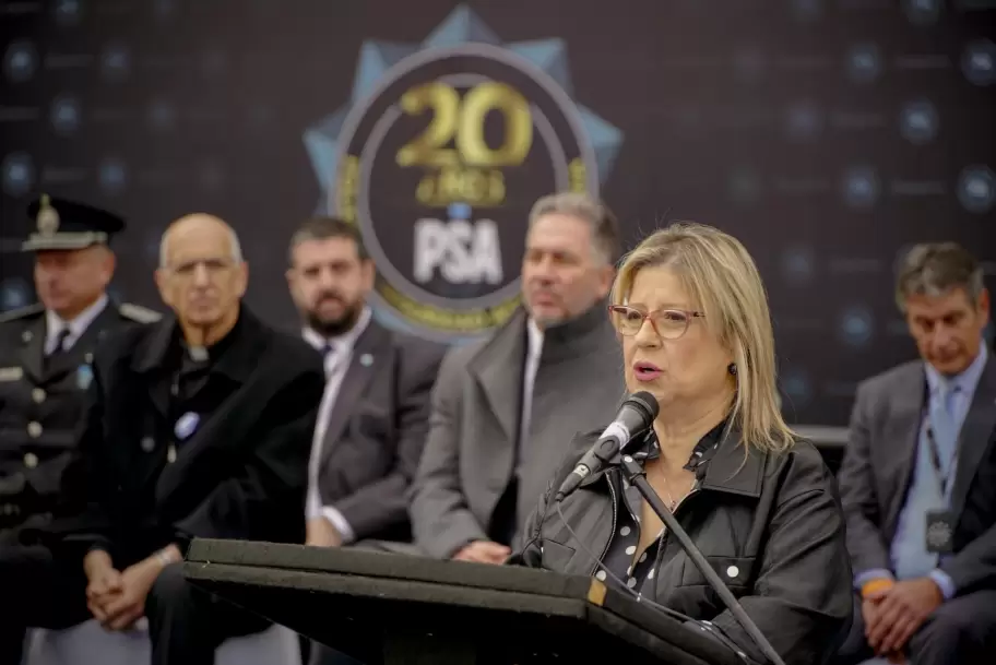 Alejandra Monteoliva junto a la PSA