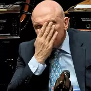 Jos� Luis Espert reapareci�, neg� todo y pidi� de rodillas que "lo lean"