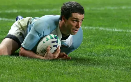 Federico Mart�n Aramburu con la camiseta de Los Pumas.
