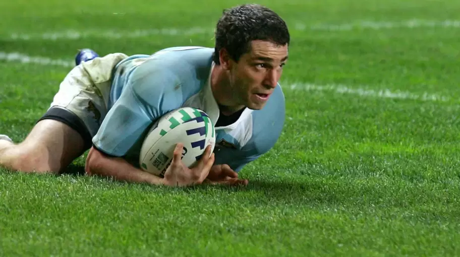 Federico Martín Aramburu con la camiseta de Los Pumas.
