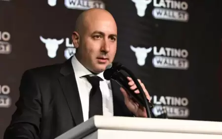 Cerimedo recibiendo el premio "Consultor Pol�tico del a�o" en la Gala Hispana Wall Street