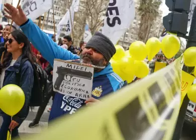 Marcha de los Endeudados: la CGT, las CTA y la UTEP se movilizan al Ministerio de Econom�a