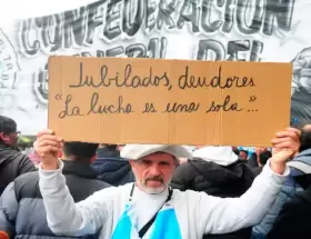 Jubilados endeudados