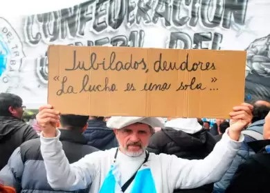 Jubilados endeudados