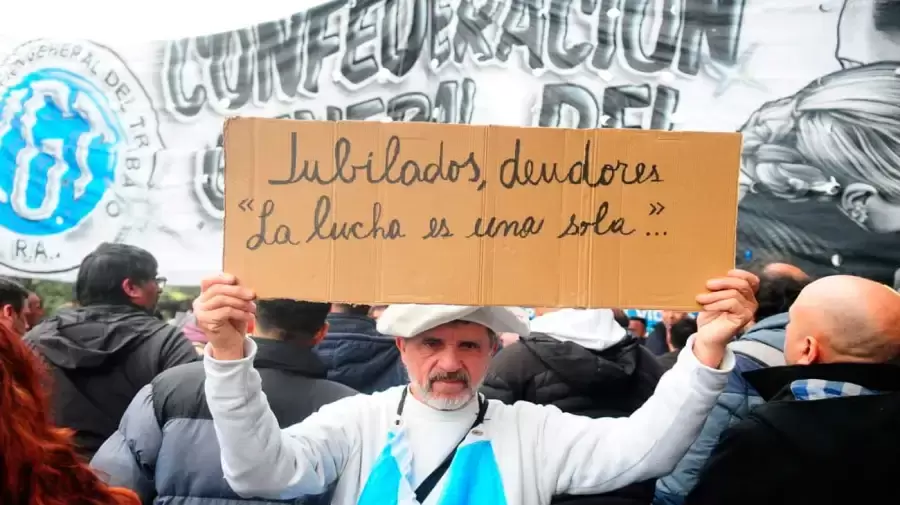 Jubilados endeudados