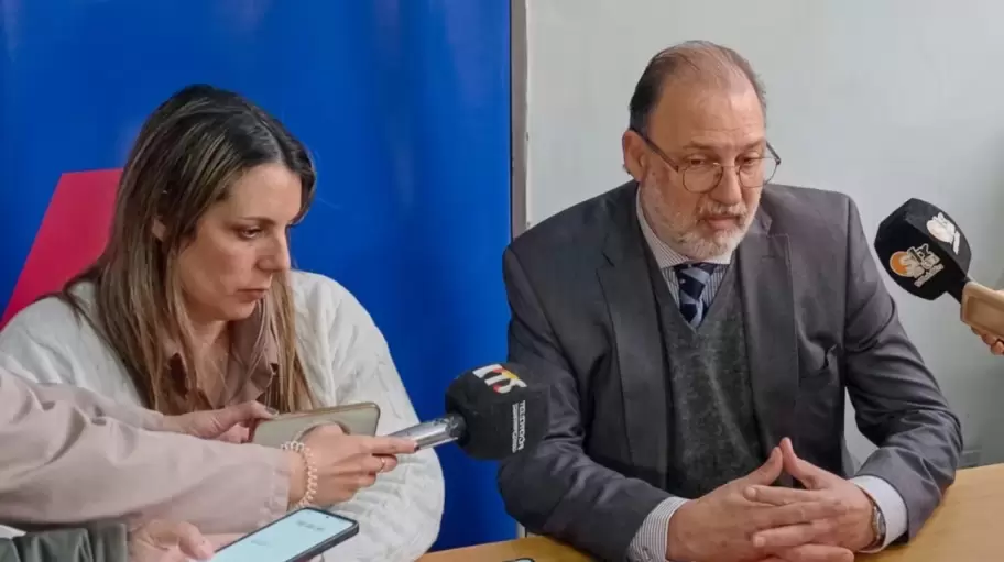 Los fiscales Daniela Montegrosso y Jorge Nessier en la conferencia de prensa