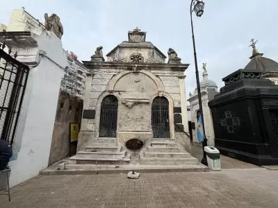 La b�veda de los Girado Passo en la Recoleta en la cual el Gobierno porte�o pretende hacer un gift shop y una cafeter�a de especialidad.