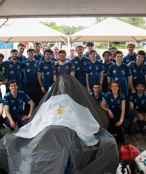 El equipo de estudiantes de la UBA que lograron que una universidad p�blica nacional participe por primera vez de la F�rmula SAE.