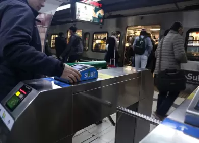 Cae el uso de colectivos, trenes y subtes en el AMBA