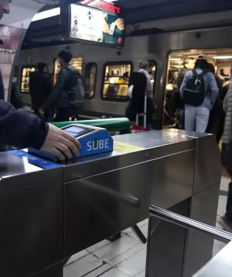 Cae el uso de colectivos, trenes y subtes en el AMBA