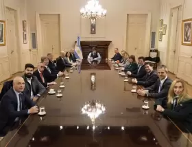 Javier Milei al frente de su primera reuni�n de Gabinete en casi un mes, en donde asegur� que la mora ya no era un problema.