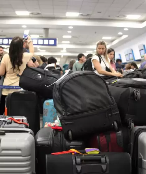 por-un-desperfect-400-pasajeros-se-quedaron-varados-en-brasil-1024x683