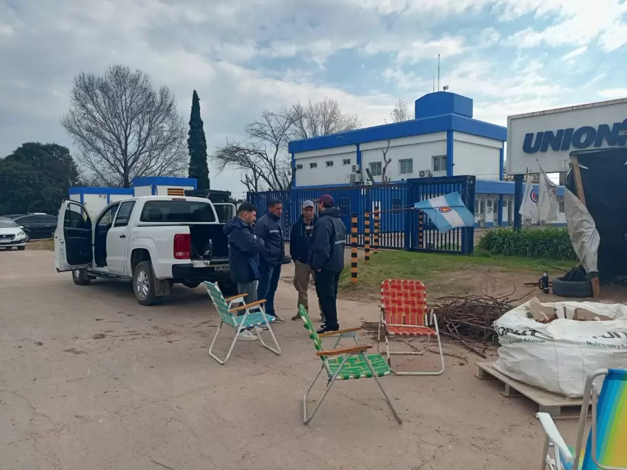 Los empleados de Unionbat aguardan una respuesta