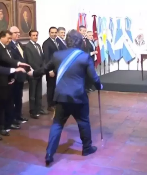 Milei caminado a firmar el Pacto de Mayo