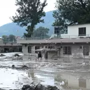 Los videos más impactantes de la inundación en Nepal: 19 muertos y 384 turistas desaparecidos