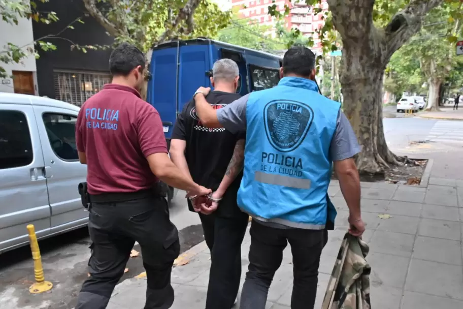 Así se llevaban a Marcelo Corazza el día que fue detenido.
