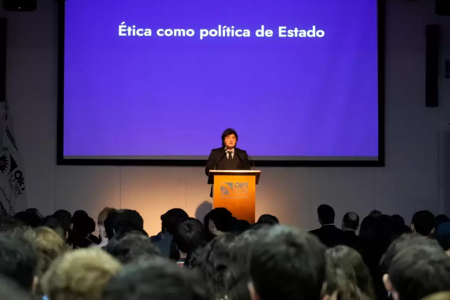 Una de las pocas imágenes que trascendieron tras la charla de Milei