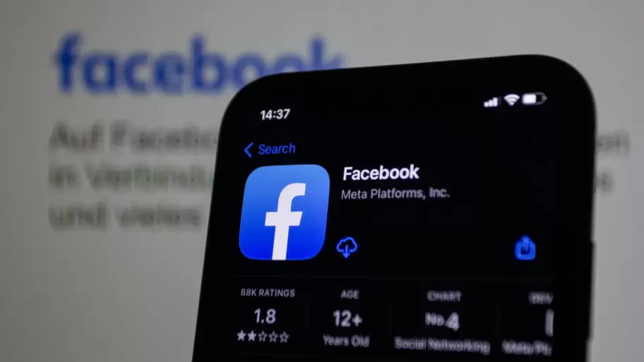 El contacto entre el supuesto británico y la mujer comenzó por Facebook