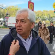 El drama de los jubilados que tienen que salir a trabajar: "Tengo 82 a�os y ya no tengo la fuerza de antes"