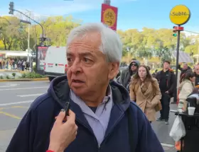 un jubilado de 71 a�os que trabaja  9 horas por d�a