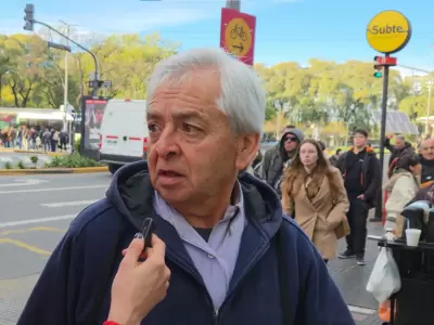 un jubilado de 71 a�os que trabaja  9 horas por d�a