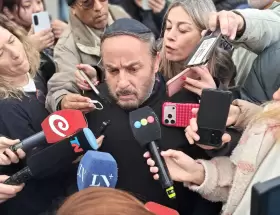 Desalojo en una sinagoga en Flores