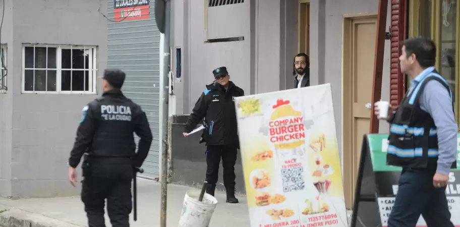 Desalojo en una sinagoga en Flores