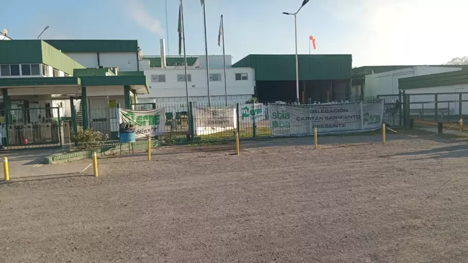La planta de Capit�n Sarmiento de Granja Tres Arroyos suspendi� su producci�n hasta nuevo aviso.