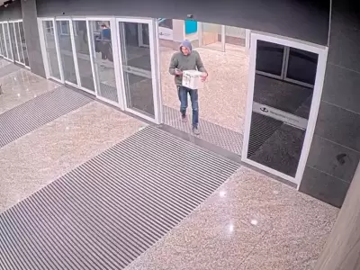 Abandon� un ri��n en Aeroparque para hacerle una broma a una amiga