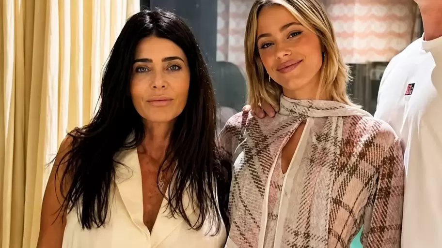 Habl� Mariana Muzlera, la mam� de Tini Stoessel
