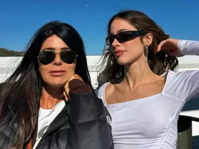 Mariana Muzlera y Tini Stoessel