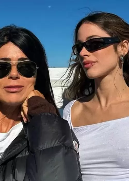 Mariana Muzlera y Tini Stoessel