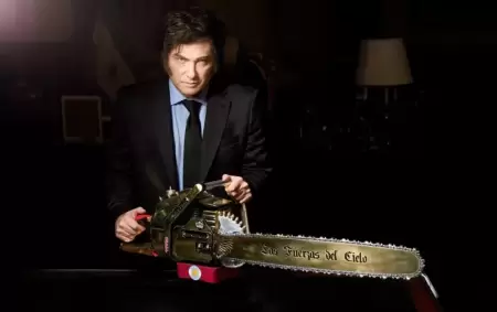 Javier Milei y su tan preciada motosierra