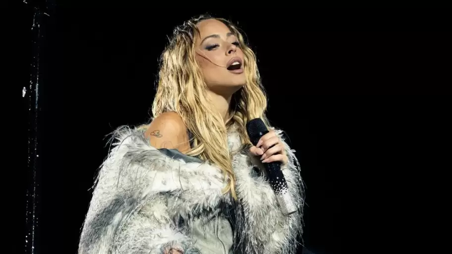 Tini Stoessel brill� en M�xico y dej� varias pistas de su distanciamiento familiar