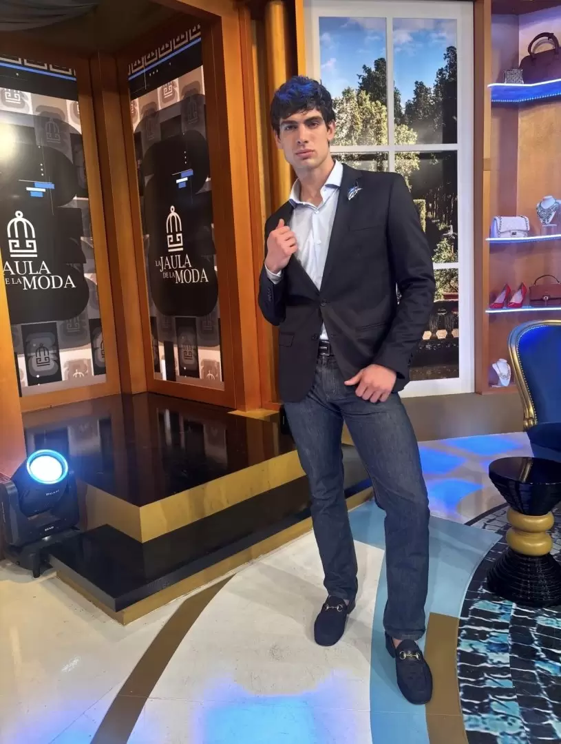 Martín Cols encontró una salida en el modelaje