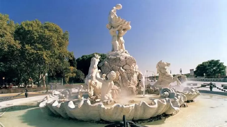 La fuente de Lola Mora
