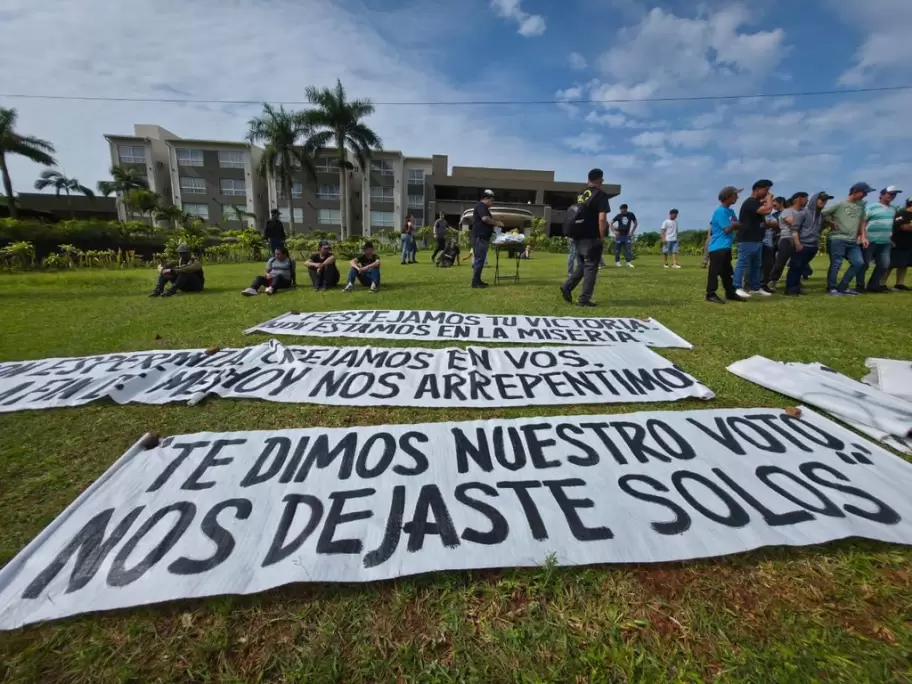 Yerbateros se manifestaron contra Milei