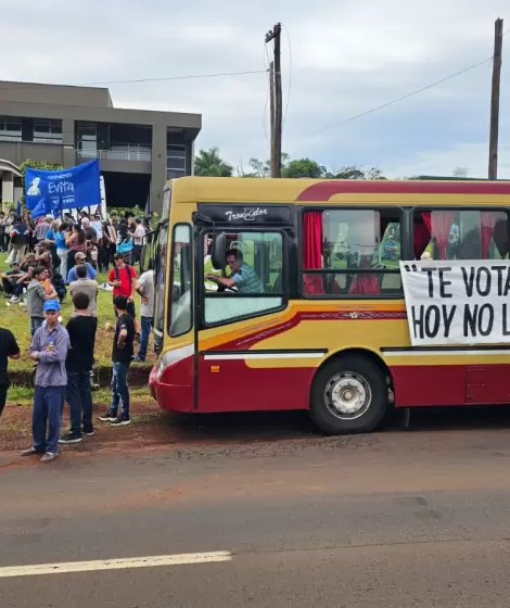 Yerbateros se manifestaron contra Milei