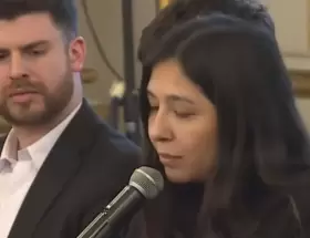 �rica fue una de las 100 personas que expusieron en la Legislatura Porte�a sobre el drama de los endeudados: su hermana Camila se suicid�.