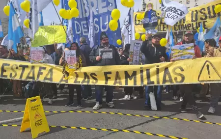 Familias endeudadas marcharon en el Congreso