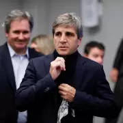 Caputo ironiz� sobre el consumo en la calle Corrientes en contraposici�n a las cr�ticas al rumbo econ�mico