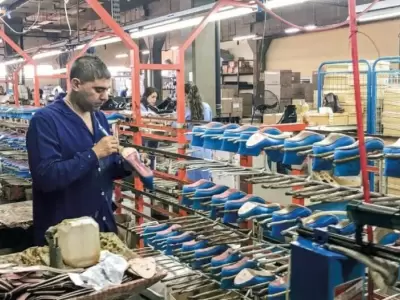 La industria argentina del calzado perdi� 9.000 puestos de trabajo desde que asumi� Javier Milei.