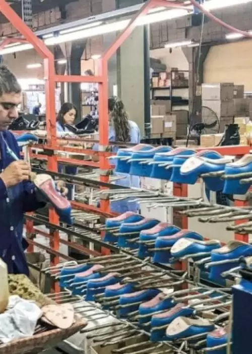 La industria argentina del calzado perdi� 9.000 puestos de trabajo desde que asumi� Javier Milei.