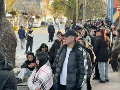 Fila para conseguir trabajo