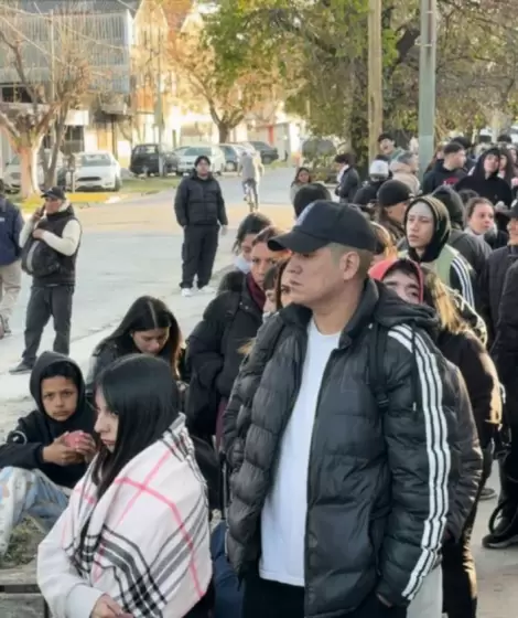 Fila para conseguir trabajo