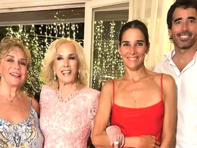 Marcela, Mirtha, Juanita y Nacho antes de la crisis familiar