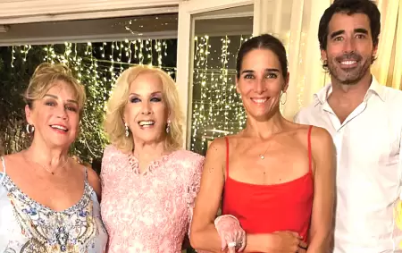 Marcela, Mirtha, Juanita y Nacho antes de la crisis familiar