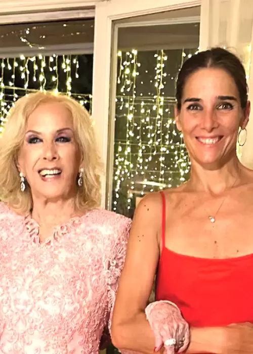 Marcela, Mirtha, Juanita y Nacho antes de la crisis familiar