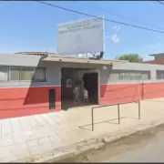 Terror en el aula: un alumno de 15 años llevó un arma al colegio escondida en la mochila