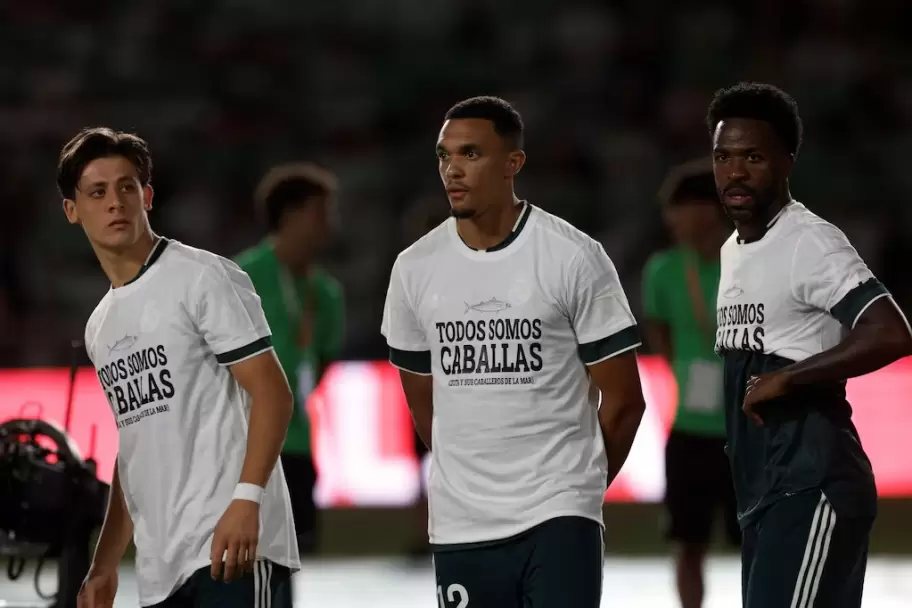 Vario jugadores del Real Madrid aceptaron la remera con la consigna "Todos somos caballas"